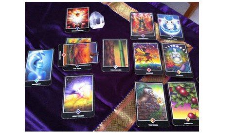 Consulta ao tarot, uma possibilidade de reflexão sobre o momento, autoconhecimento e de avaliação das probabilidades futuras