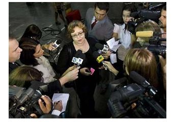 A imprensa e os parentes das vítimas Foto de O Globo - RJ