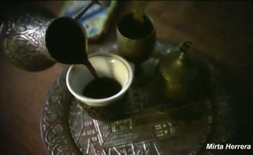 Leitura da borra de café, também como oráculo terapêutico?