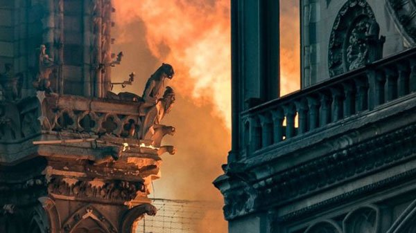 Incêndio em Notre Dame, as esculturas não foram afetadas